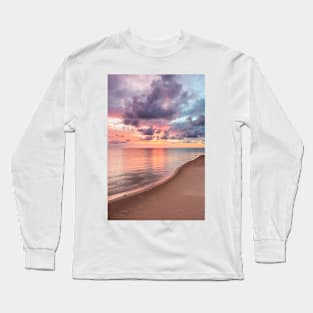 Beautiful vivid sunset at paradise beach Long Sleeve T-Shirt